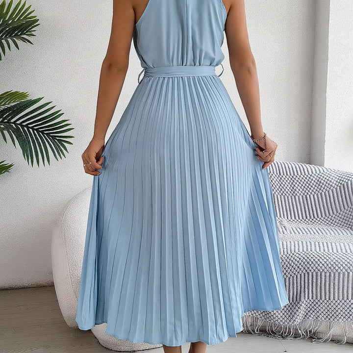 Elegant standing collar sleeveless waist cinched pleated dress