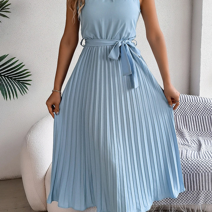 Elegant standing collar sleeveless waist cinched pleated dress