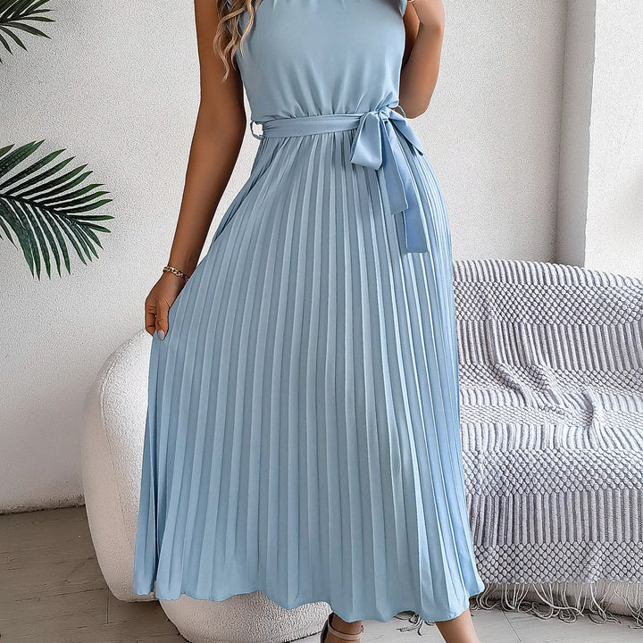 Elegant standing collar sleeveless waist cinched pleated dress