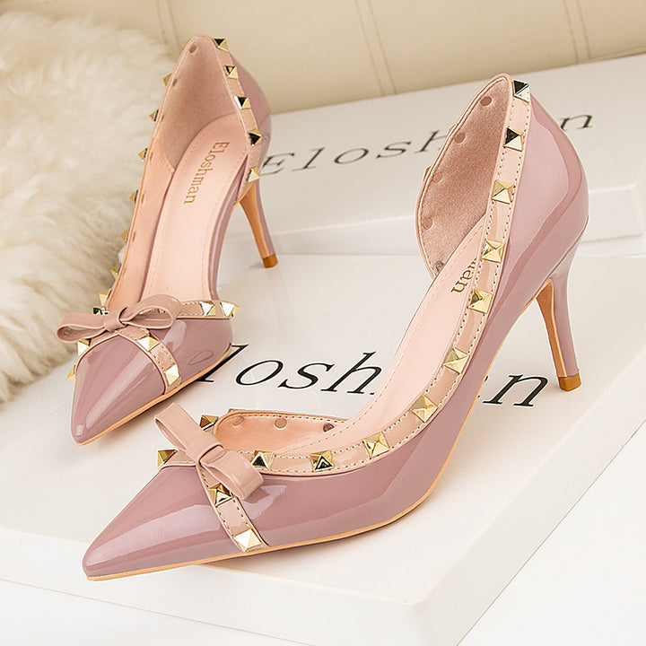 Shallow mouth pointed side hollow rivet shoes